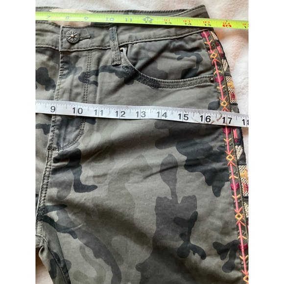 Driftwood Jackie womens pants size W27 L28 camo print embroidered sides - Picture 3 of 12